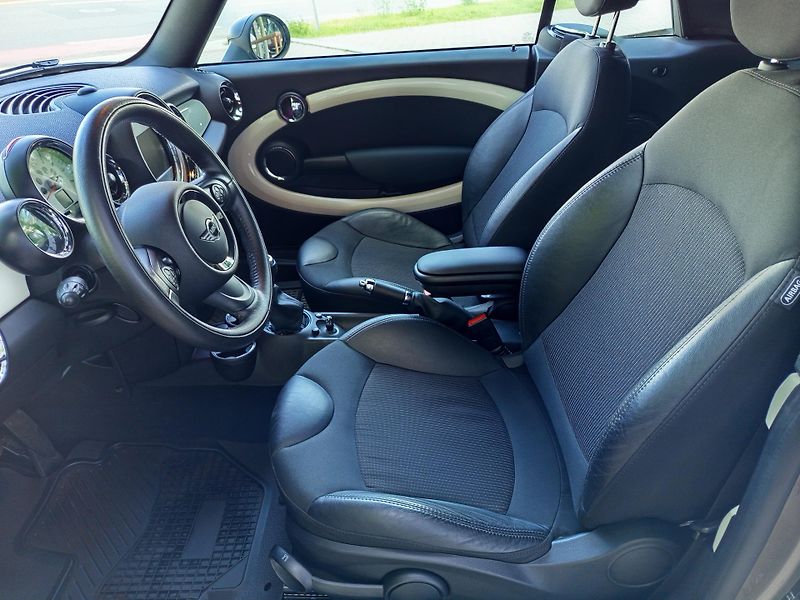 Mini Cooper (2013) One Cabrio,chili II,navi,xenon - fotka 13 z 27