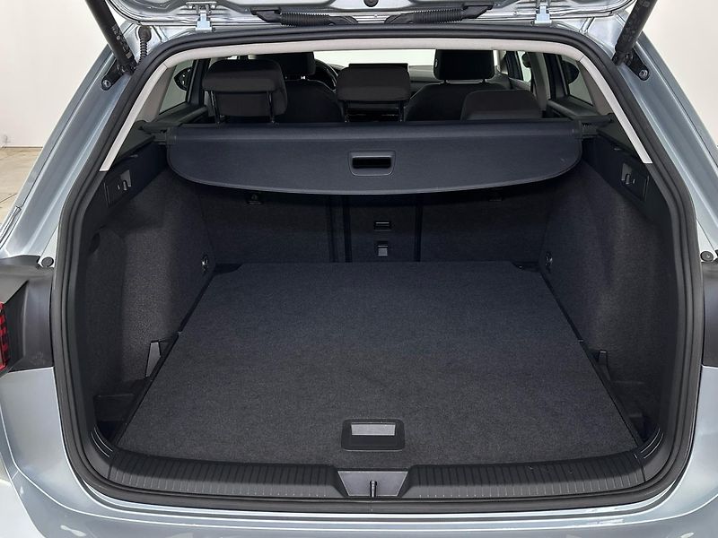 Volkswagen Golf Life DSG - fotka 10 z 29