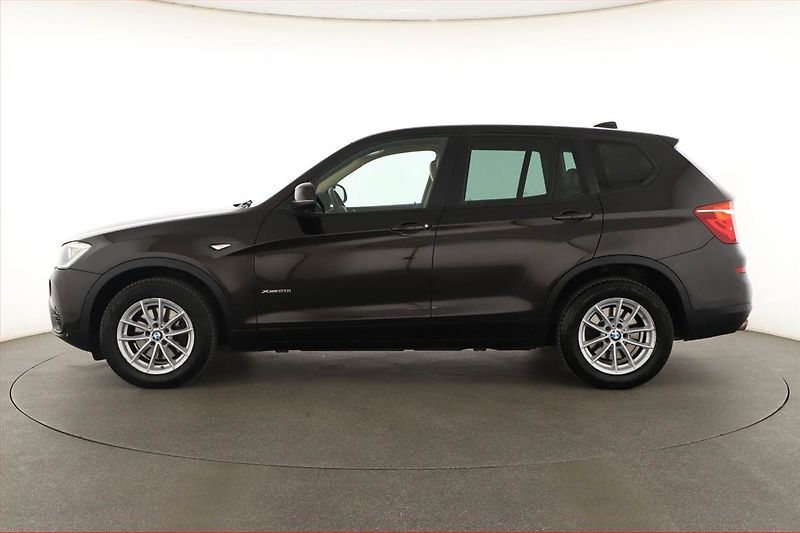 BMW X3 (2015) xDrive20i, 4X4, Automat - fotka 3 z 19