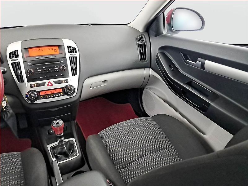 Kia Ceed (2010) 1.6 CRDi, po STK - fotka 8 z 16