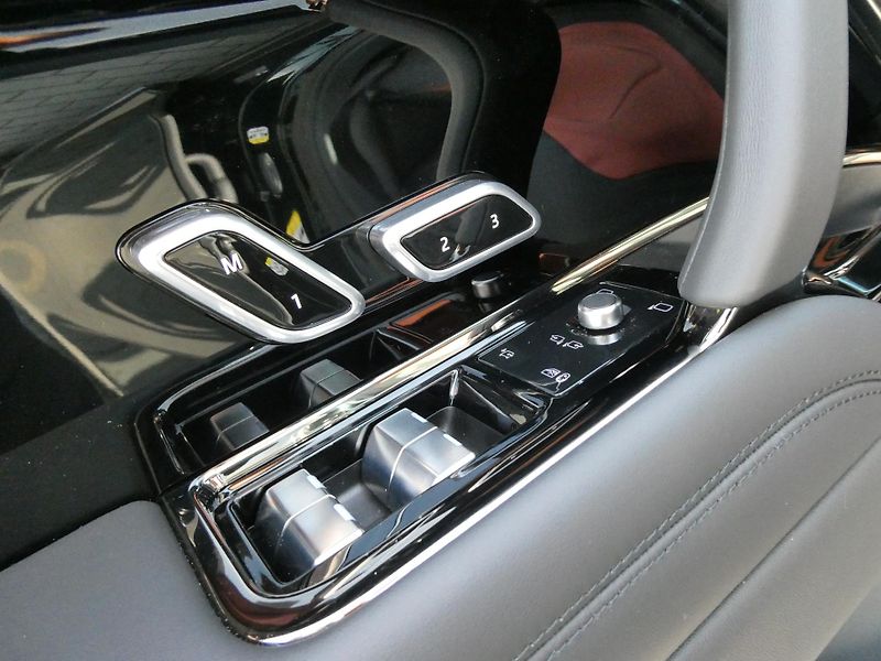 Land Rover Range Rover Sport (2026) SV P635 - fotka 11 z 43