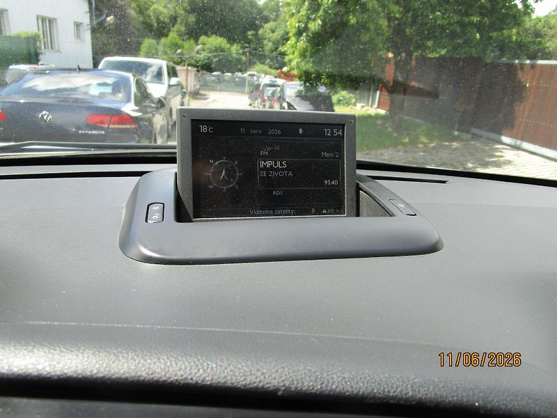 Peugeot 3008 (2015) 1,6 HDi panorama, navi - fotka 21 z 29