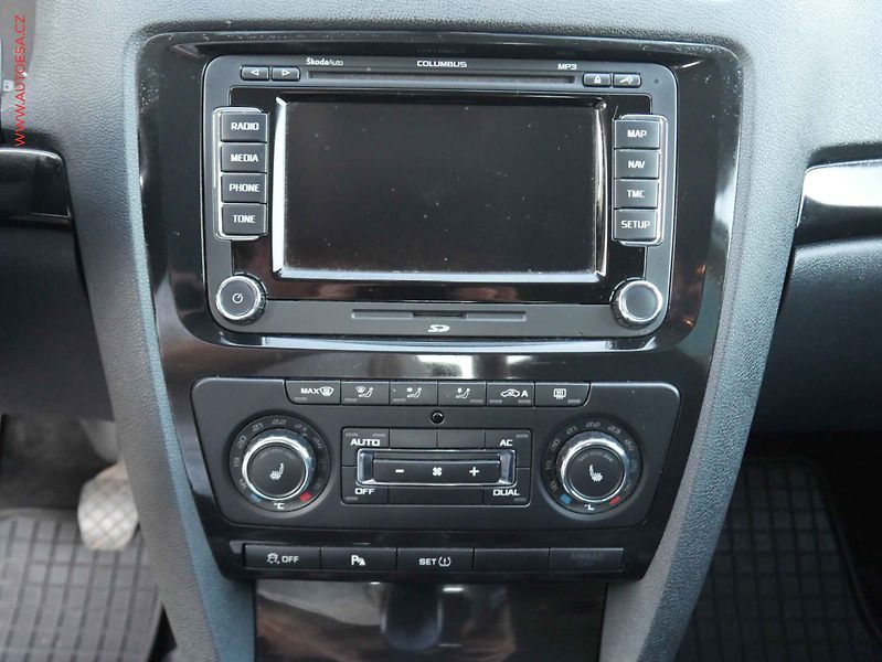 Škoda Octavia (2010) 2.0TDi 4x4, Navi, xenon - fotka 11 z 21