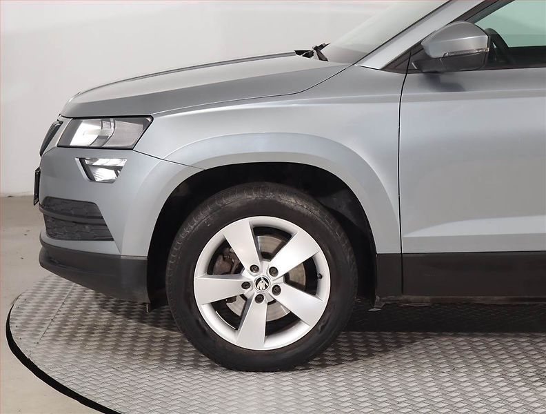 Škoda Karoq (2018) 1.5 TSI, Automat, Tempomat - fotka 15 z 16