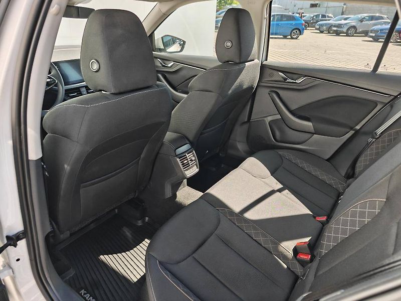 Škoda Kamiq Fresh 6MP 1,0TSI - fotka 7 z 23