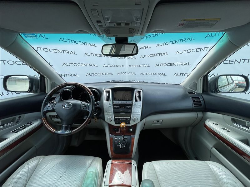 Lexus RX 300 3,0 i,150kW,4x4,Aut. - fotka 17 z 23