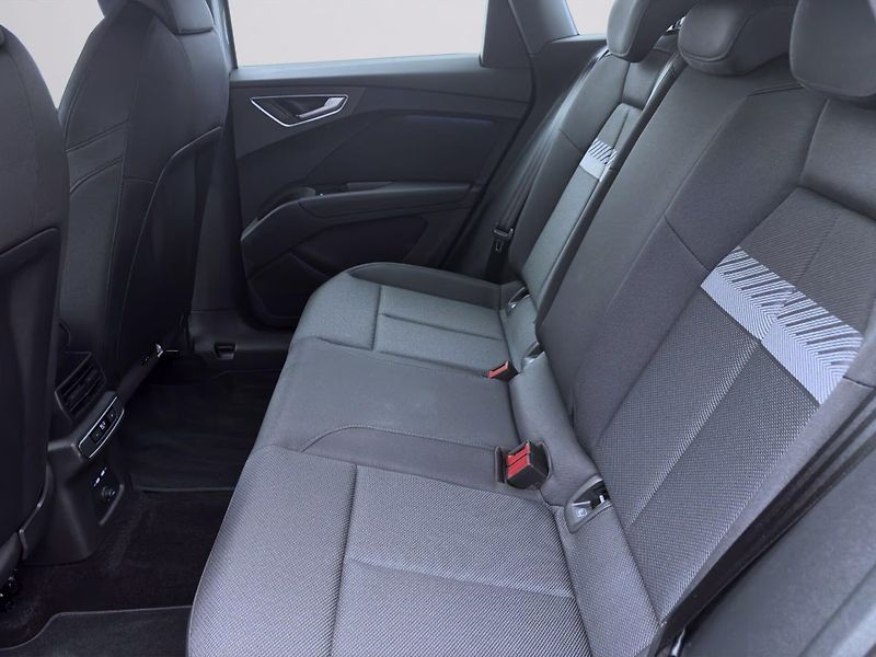 Audi Q4 e-tron 40 LED Navi Keyless - fotka 9 z 14