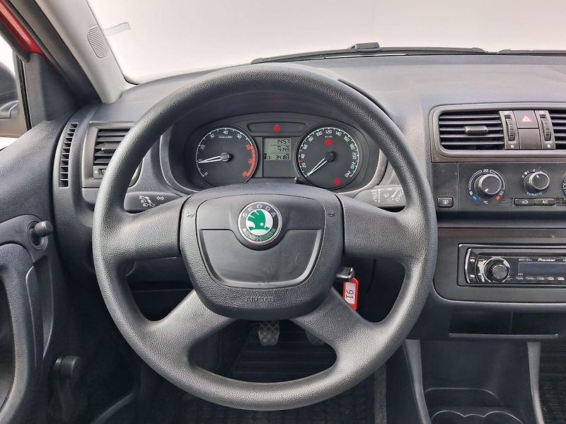 Škoda Fabia 1.2 HTP / 51 kW - fotka 13 z 21