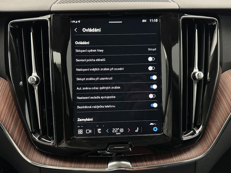 Volvo XC60 T8 AWD RECHARGE BRIGHT PLUS  - fotka 41 z 48