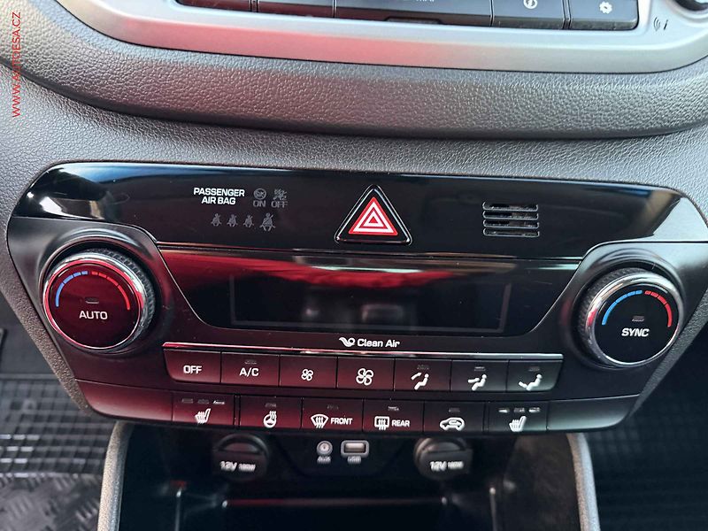 Hyundai Tucson (2016) 1.7 CRDi, ČR, AC, TZ, xenon - fotka 14 z 17