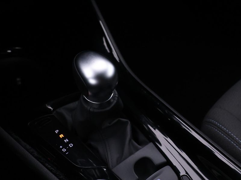 Toyota C-HR 2,0 E-CVT 112kW Executive - fotka 22 z 30