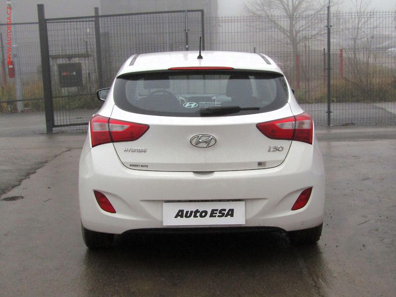 Hyundai i30 (2013) 1.6 CVVT, 1.maj,ČR, AC - fotka 5 z 16