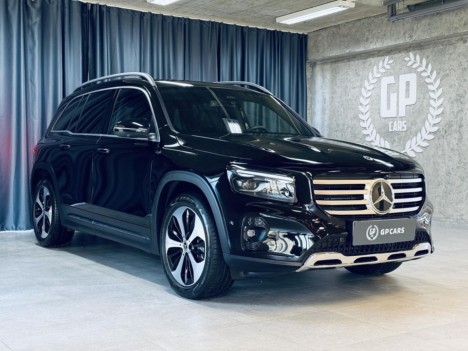 Mercedes-Benz GLB 200d*4M*PANO*ZÁRUKA*360