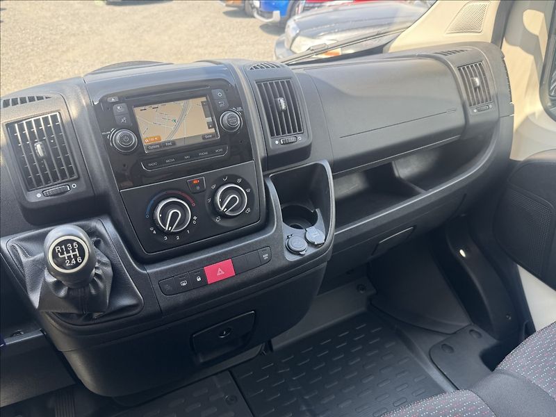 Citroën Jumper 2,0 96kW 9 MÍST DPH NAVI TAŽNÉ - fotka 25 z 31