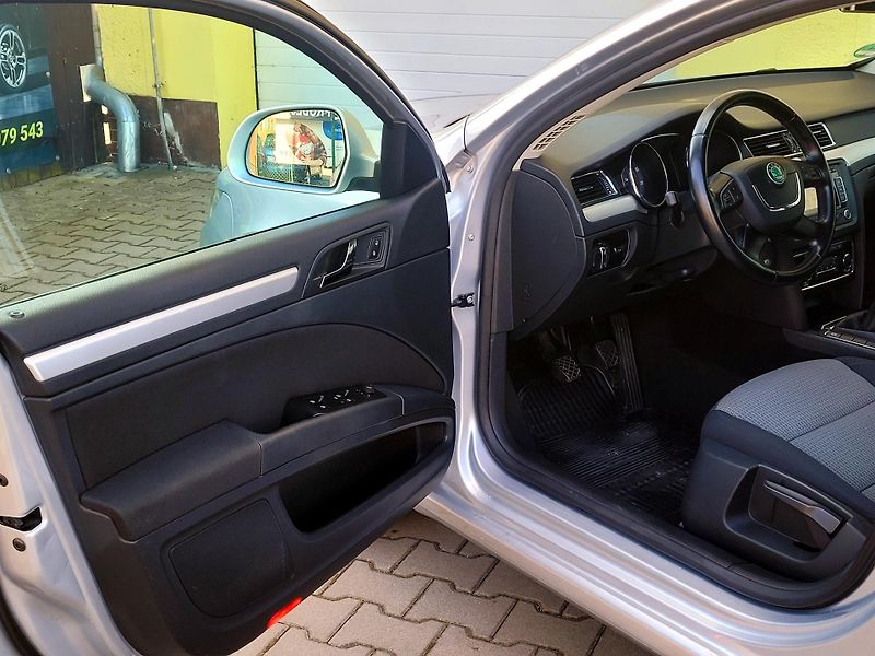 Škoda Superb TSi 1.maj, NOVÉ ROZVODY    - fotka 25 z 46