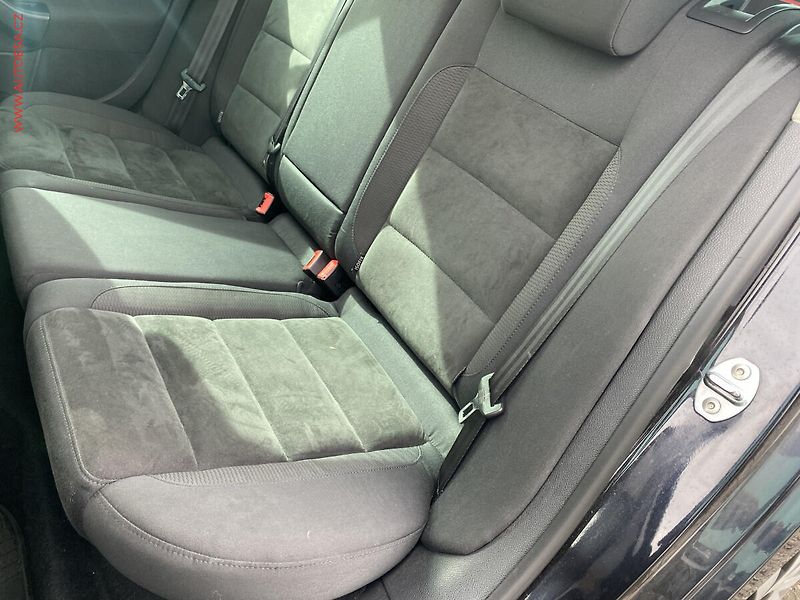 Volkswagen Golf (2010) 1.4TSi, AC, výhřev sed. - fotka 10 z 20