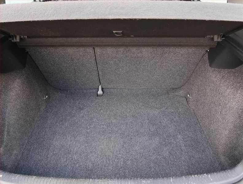 Volkswagen Golf (2009) 2.0 TDI, Tempomat - fotka 13 z 17
