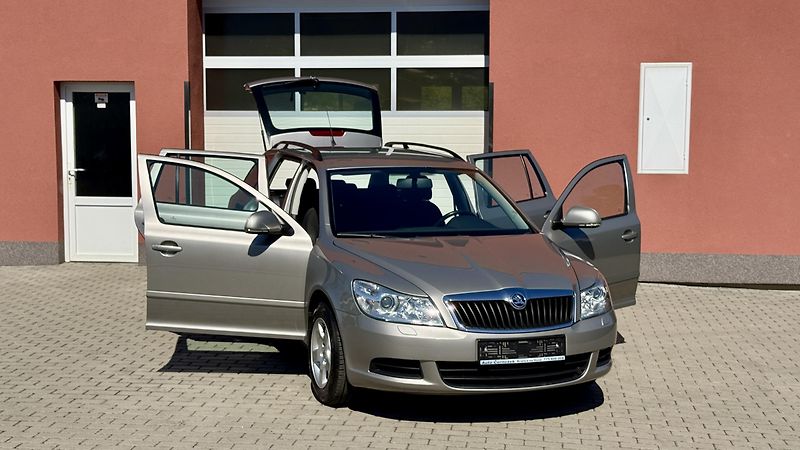 Škoda Octavia (2010) 1.6MPi*75kW*ELEGANCE*1.MAJ* - fotka 19 z 20