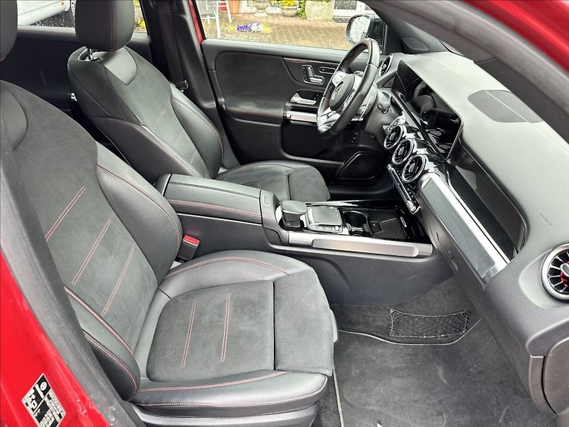Mercedes-Benz GLB 2,0   AMG 35 - fotka 7 z 15
