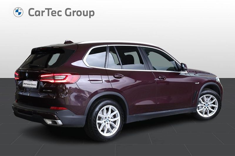 BMW X5 xDrive 45e - fotka 5 z 35