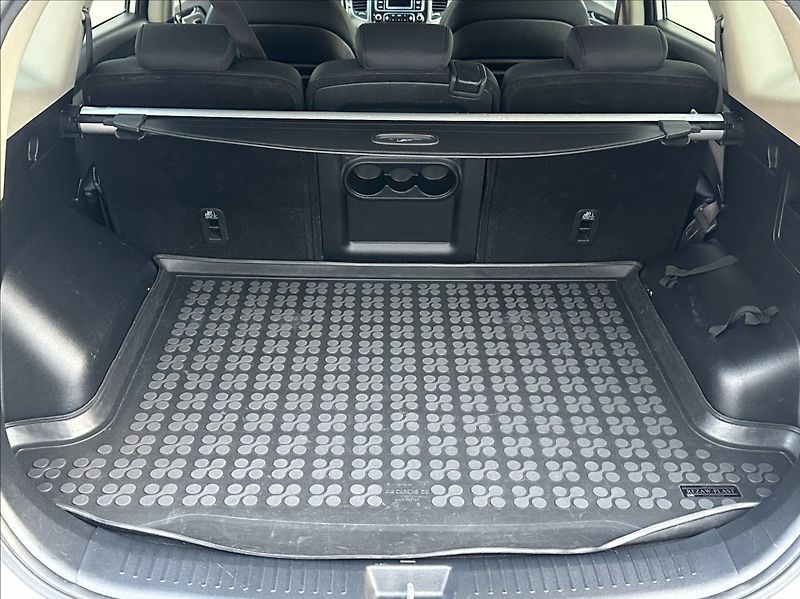 Kia Carens 1,6 GDI 135PS  Comfort Plus - fotka 38 z 50