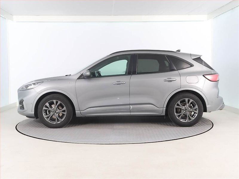 Ford Kuga (2021) 1.5 EcoBoost - fotka 3 z 18