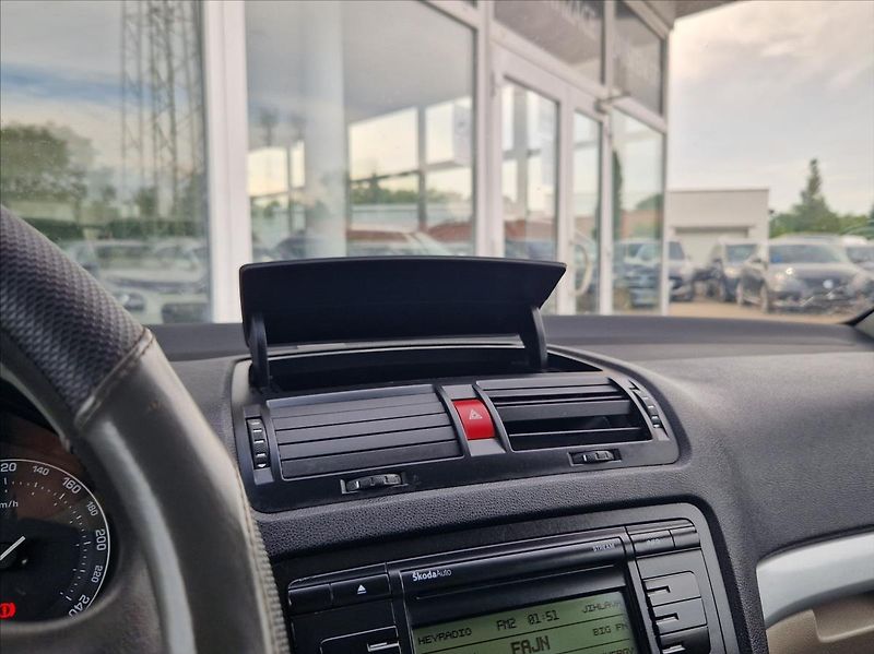 Škoda Octavia 2,0 TDi 103kW AC NOVÝ OLEJ - fotka 29 z 31