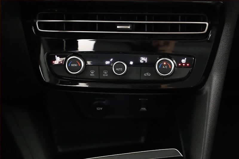 Opel Mokka (2024) Elegance 1.2 Turbo - fotka 18 z 21