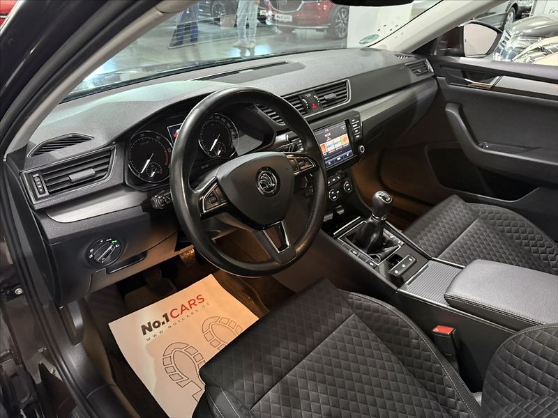 Škoda Superb 2,0   TDI 110kW STYLE 4x4 TAŽN - fotka 9 z 47