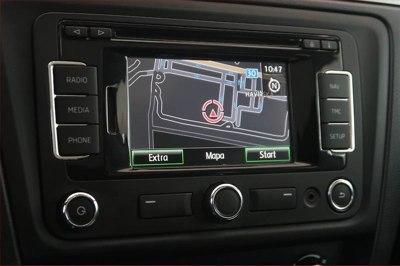 Škoda Rapid (2014) Spaceback 1.2 TSI, Navi - fotka 13 z 17