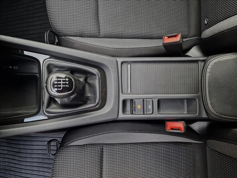 Škoda Octavia 2.0 TDI 110kW Combi,ČR,1.Maj. - fotka 36 z 50