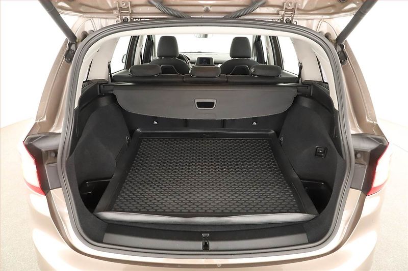 BMW Řada 2 (2020) 218i Gran Tourer, Serv.kniha - fotka 14 z 15