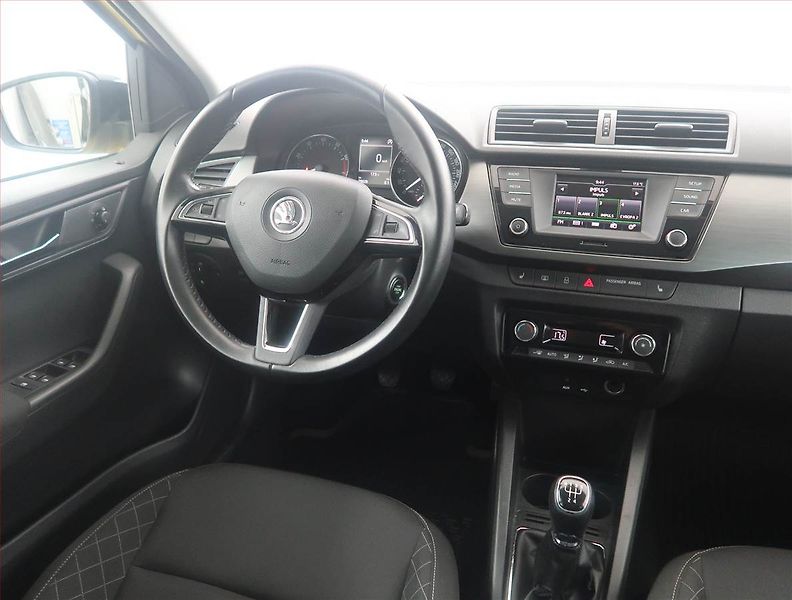 Škoda Fabia (2015) 1.2 TSI, Serv.kniha, Tempomat - fotka 7 z 14