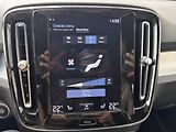 Volvo XC40 T2 FWD MOMENTUM // 1. maj. - náhled 29