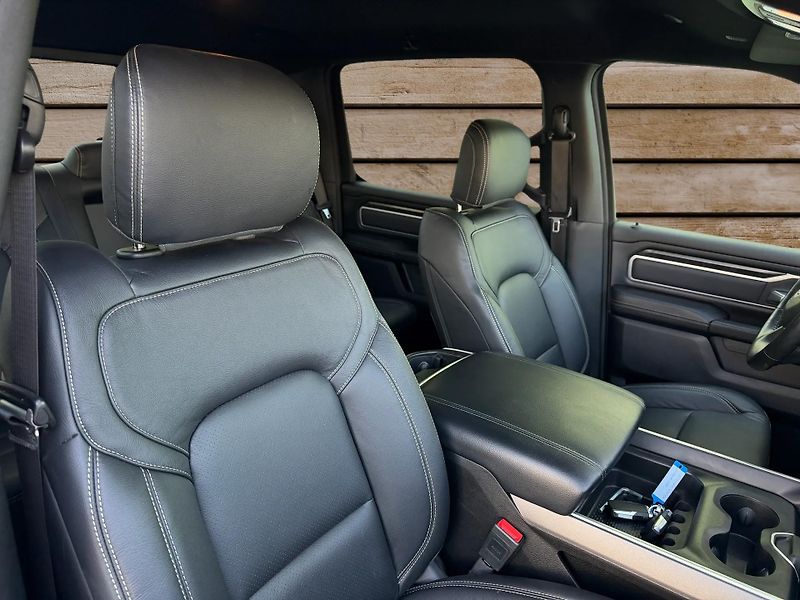 Dodge RAM (2022) +SERRANO GREEN+LOOK26+HEMI+ - fotka 10 z 24