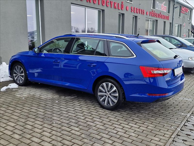 Škoda Superb 1.5 TSI 110kW DSG Style,1.Maj - fotka 7 z 50