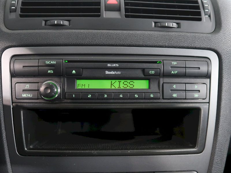 Škoda Octavia (2012) 1.4TSI 90KW KLIMA NOVÁ STK - fotka 16 z 24
