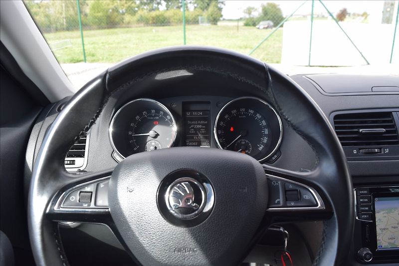 Škoda Yeti 2,0 TDI 110KW 4x4 TAŽNÉ XENONY - fotka 26 z 50