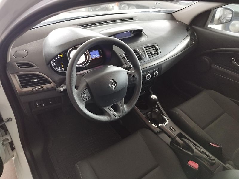 Renault Mégane (2015) 1,6i 81KW klima najeto 99000 - fotka 14 z 29
