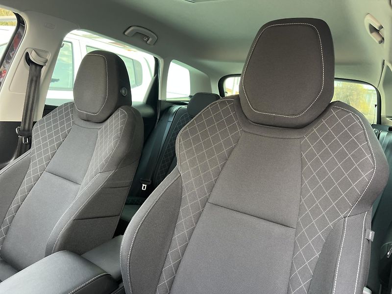 Škoda Karoq Style 1.5TSi DSG KAMERA NAVI - fotka 10 z 50