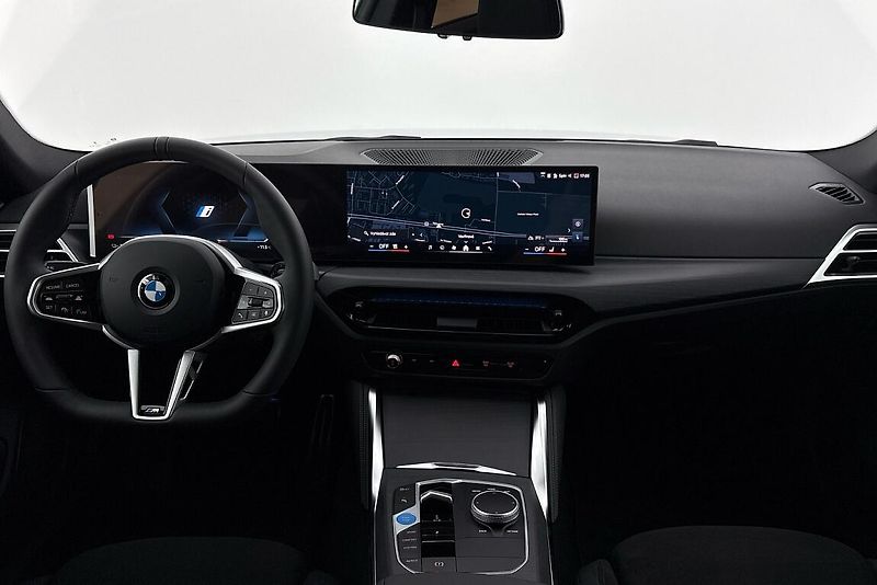BMW i4 xDrive40 - fotka 9 z 14