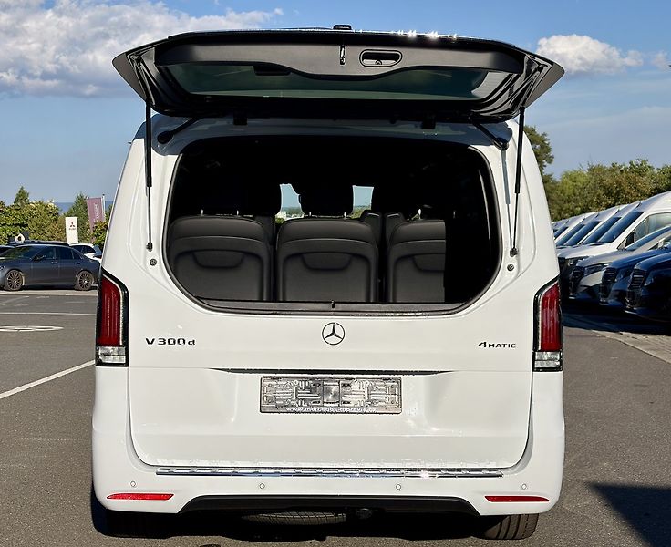 Mercedes-Benz Třídy V (2026) 300d EXCLUSIVE AMG 4M L AIR - fotka 7 z 34