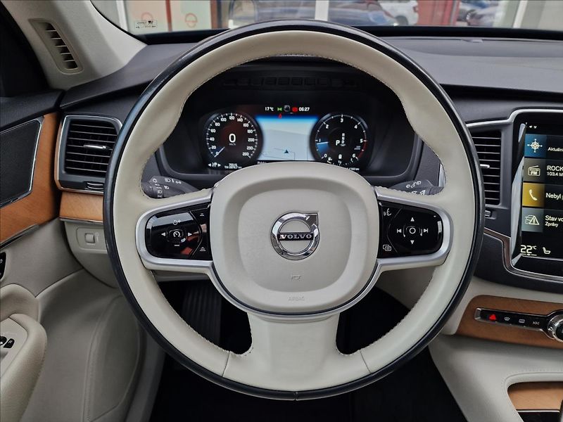Volvo XC90 B5 AWD Momentum Pro Auto,1Maj - fotka 21 z 50