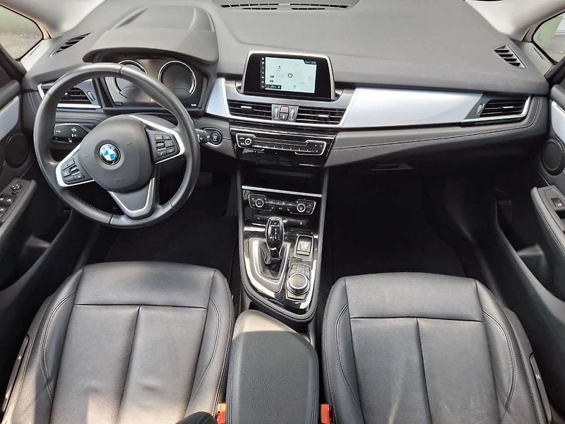 BMW Řada 2 216d AT Gran Tourer - fotka 13 z 77