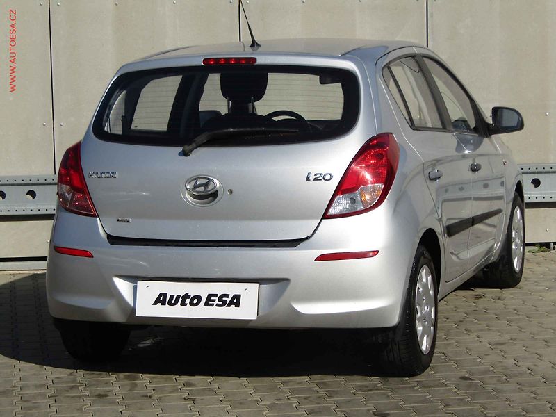 Hyundai i20 (2013) 1.2i, ČR, Klima - fotka 4 z 18