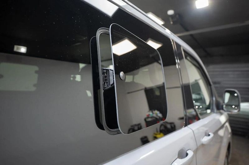 Ford Tourneo Custom 2.0 EcoBlue 125 kW 4x4 - fotka 28 z 48