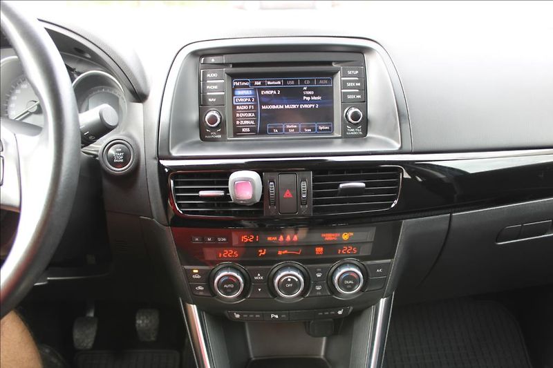 Mazda CX-5 2,2 D Skyactiv  NAVI,XENONY,ČR - fotka 19 z 31