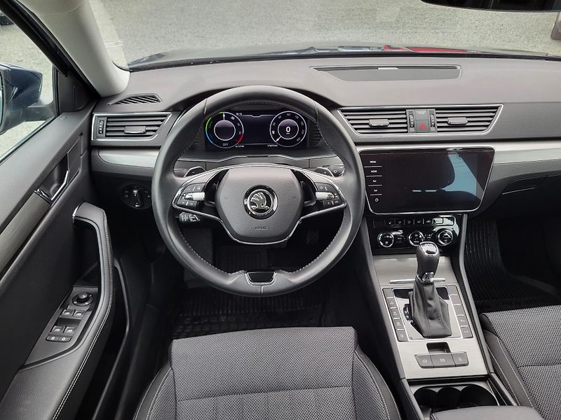 Škoda Superb iV 1.4 PHEV 160kW DSG STYLE - fotka 9 z 48