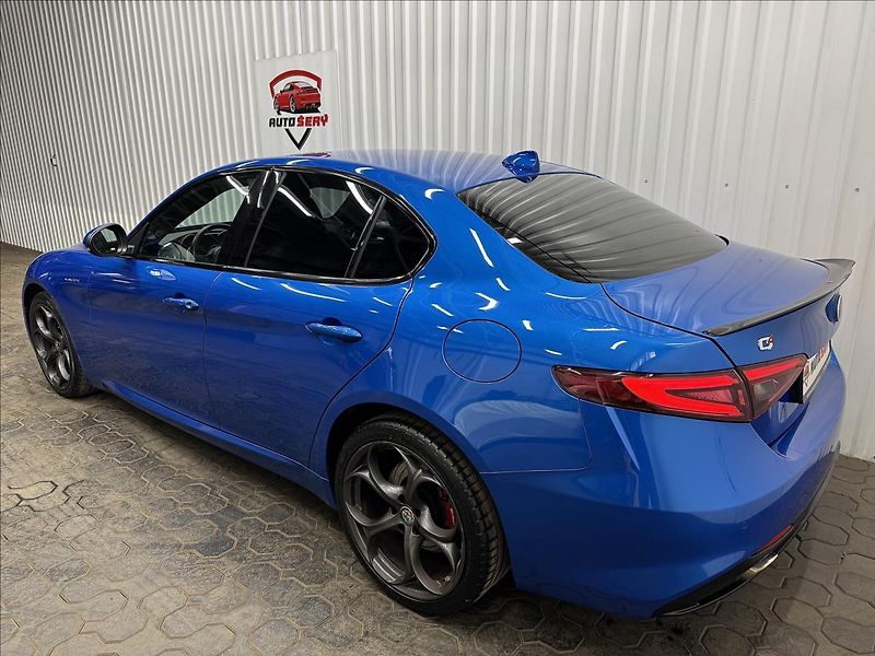 Alfa Romeo Giulia 206kW Q4 VELOCE 1.MAJITEL - fotka 6 z 39