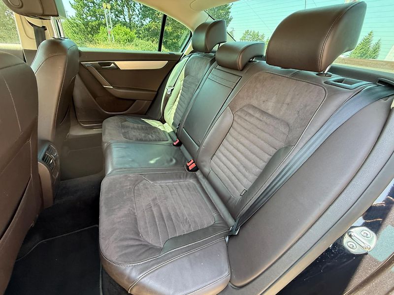 Volkswagen Passat (2011) 2,0 TDI DSG Highline BMT - fotka 9 z 16